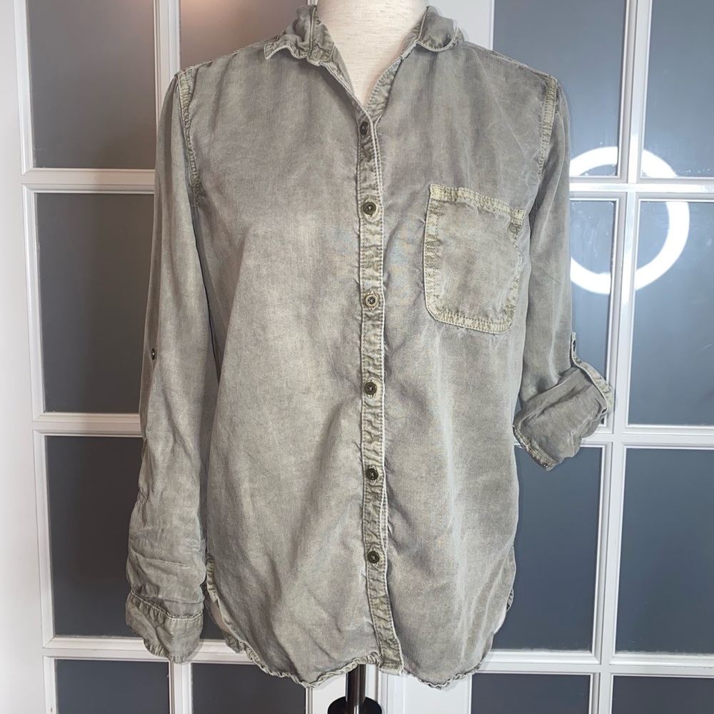 EUC Women’s Size Small, Sneak Peek Green Tencel Button Down Long Sleeve Shirt